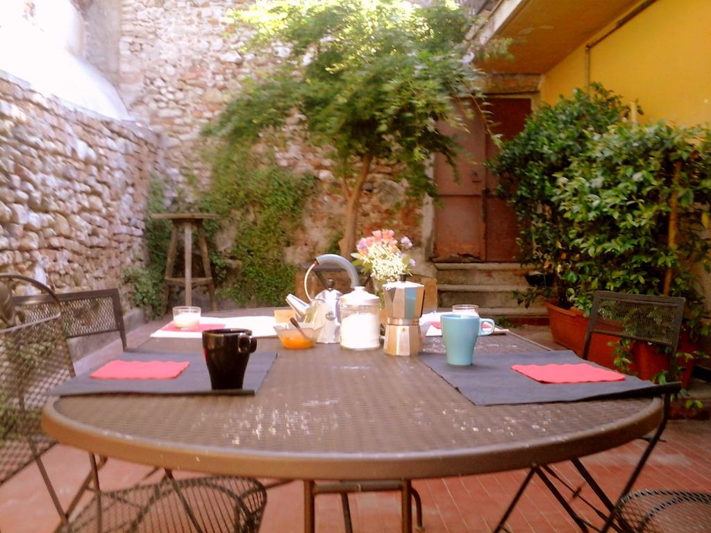 Il Cortiletto Dei Capperi Bed & Breakfast Gassino Torinese ภายนอก รูปภาพ