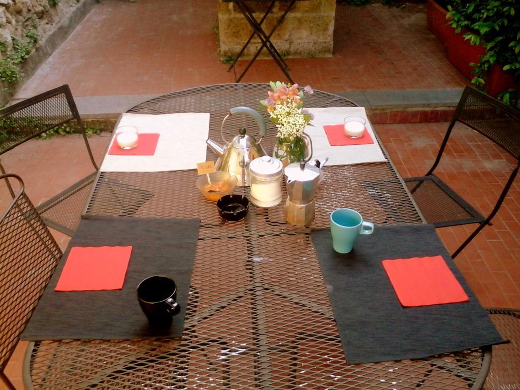 Il Cortiletto Dei Capperi Bed & Breakfast Gassino Torinese ภายนอก รูปภาพ